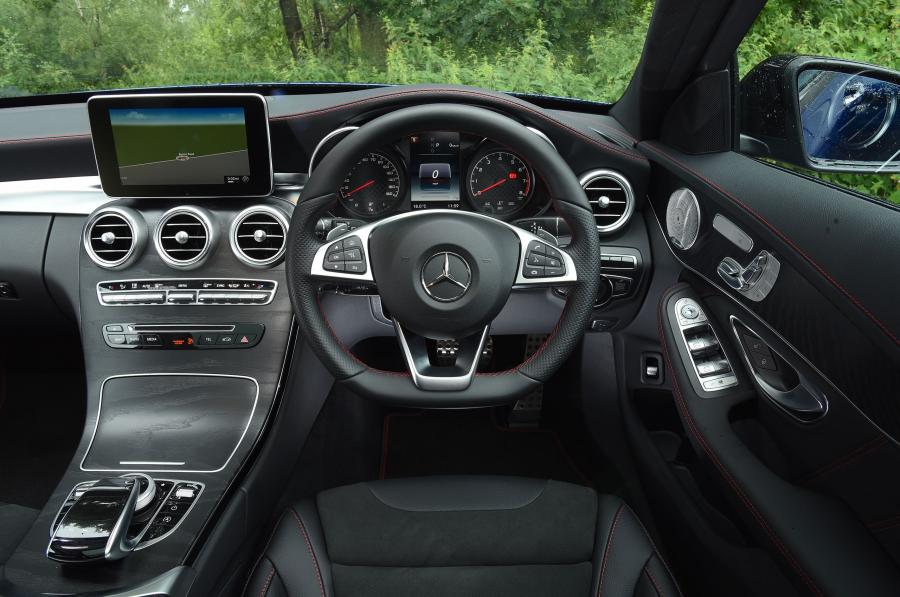 Интерьер Mercedes-AMG C43 4Matic Estate 2016 года  (UK) (фото 5 из 30)